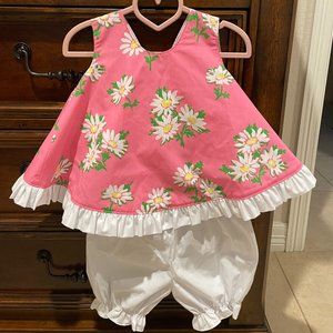 TBBC NWOT 4T 2-Piece Set in Dairin Daisy/Worth Avenue White